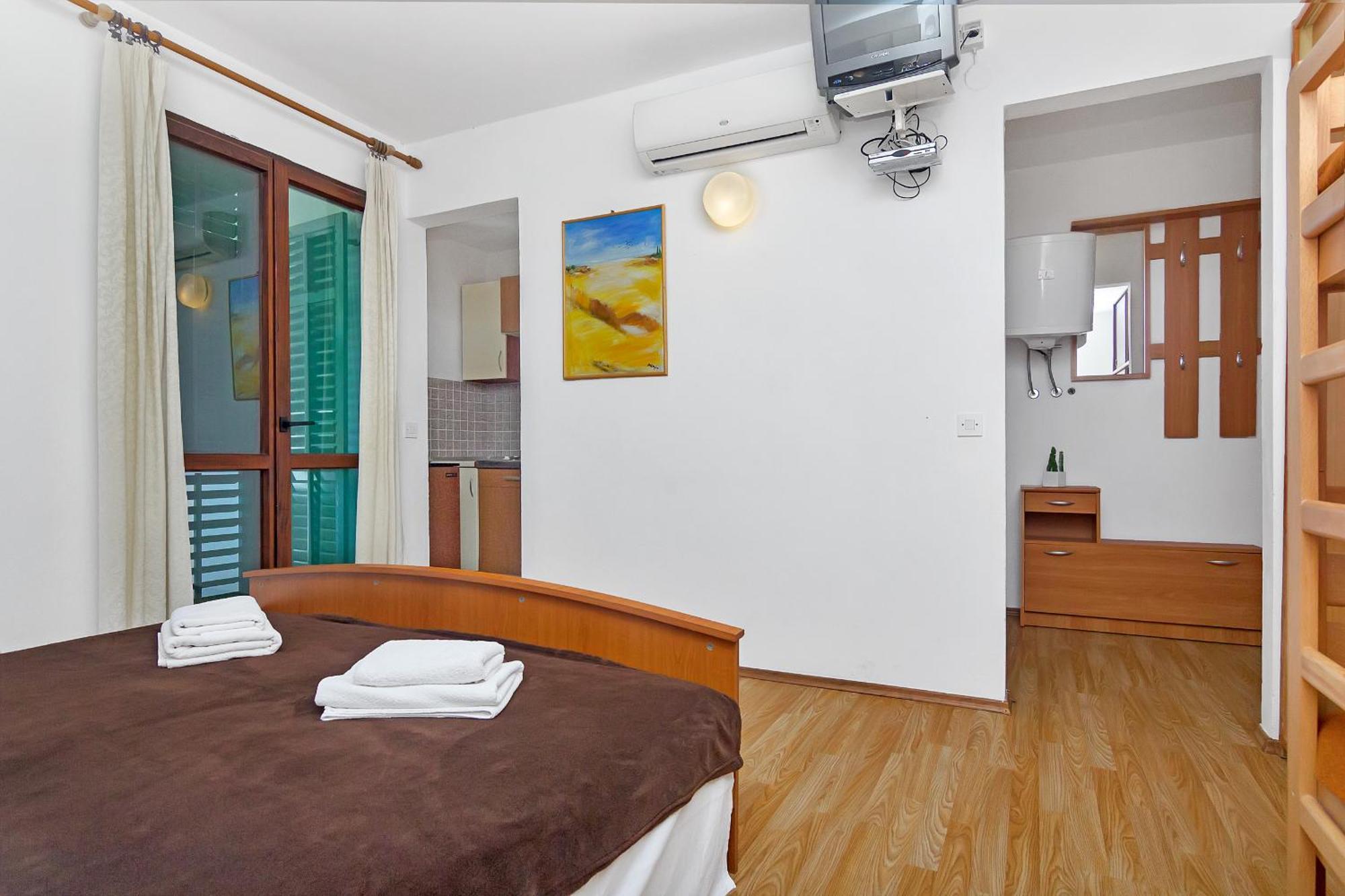 Apartmani Cico Gdinj Exterior photo