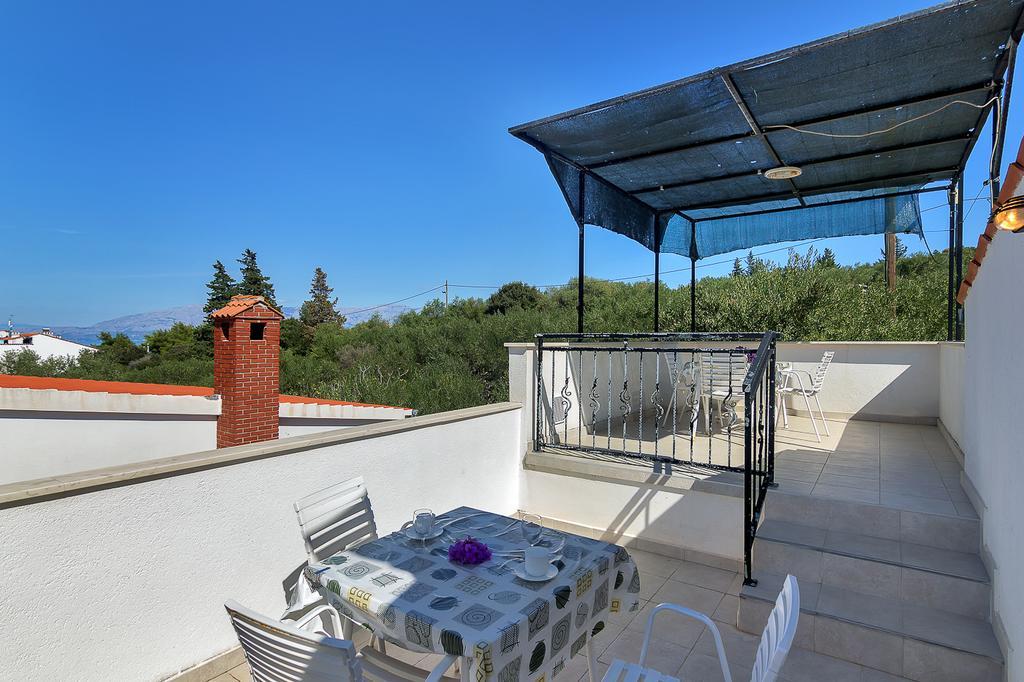 Apartmani Cico Gdinj Exterior photo